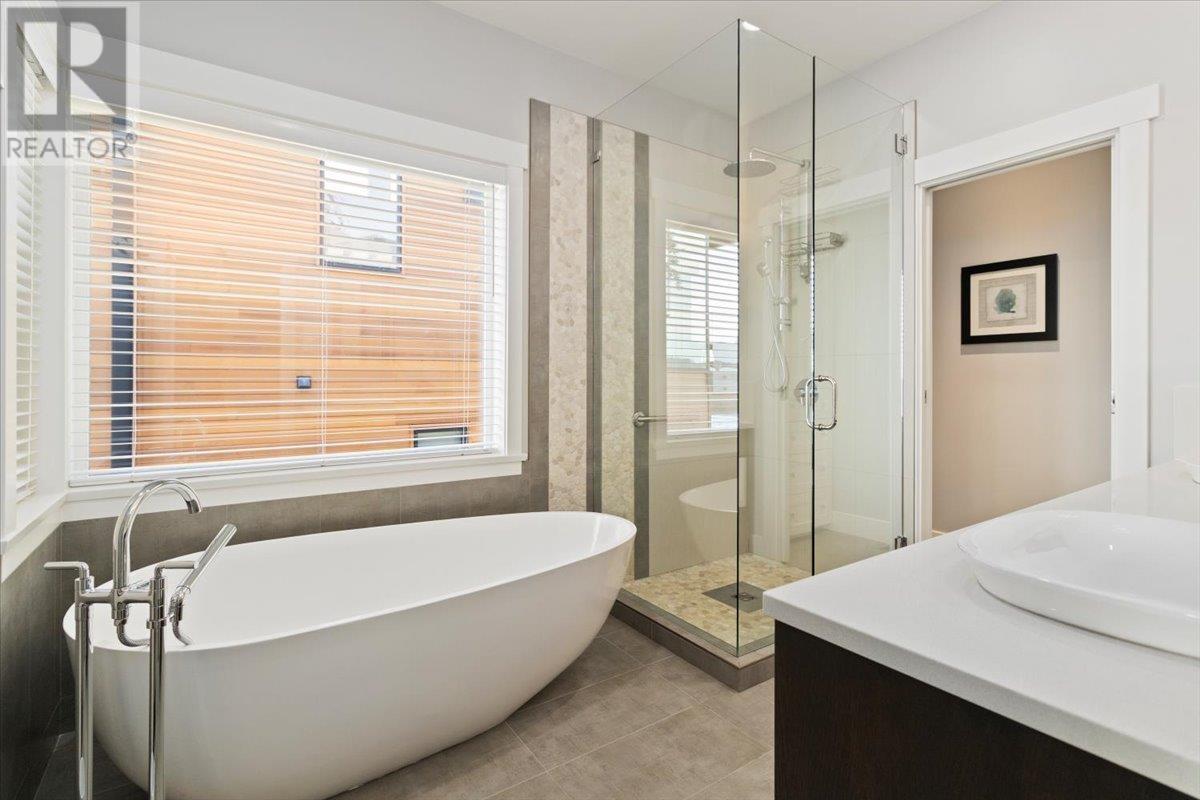 6015 Silverstone Lane, Sechelt, British Columbia  V7Z 0T8 - Photo 21 - R3004234