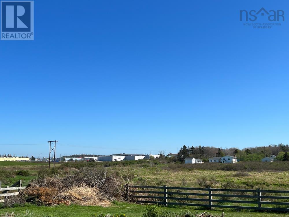 15 Ford Avenue, Yarmouth, Nova Scotia  B5A 2M3 - Photo 1 - 202511548