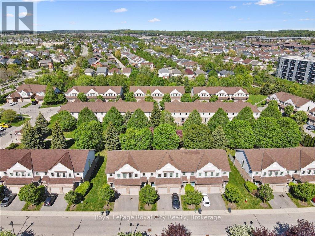 69 Roehampton Crescent, Guelph, Ontario  N1L 1M8 - Photo 4 - X12158778