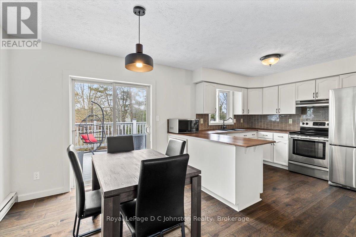812 Bradford Street, Saugeen Shores, Ontario  N0H 2C4 - Photo 17 - X12158789