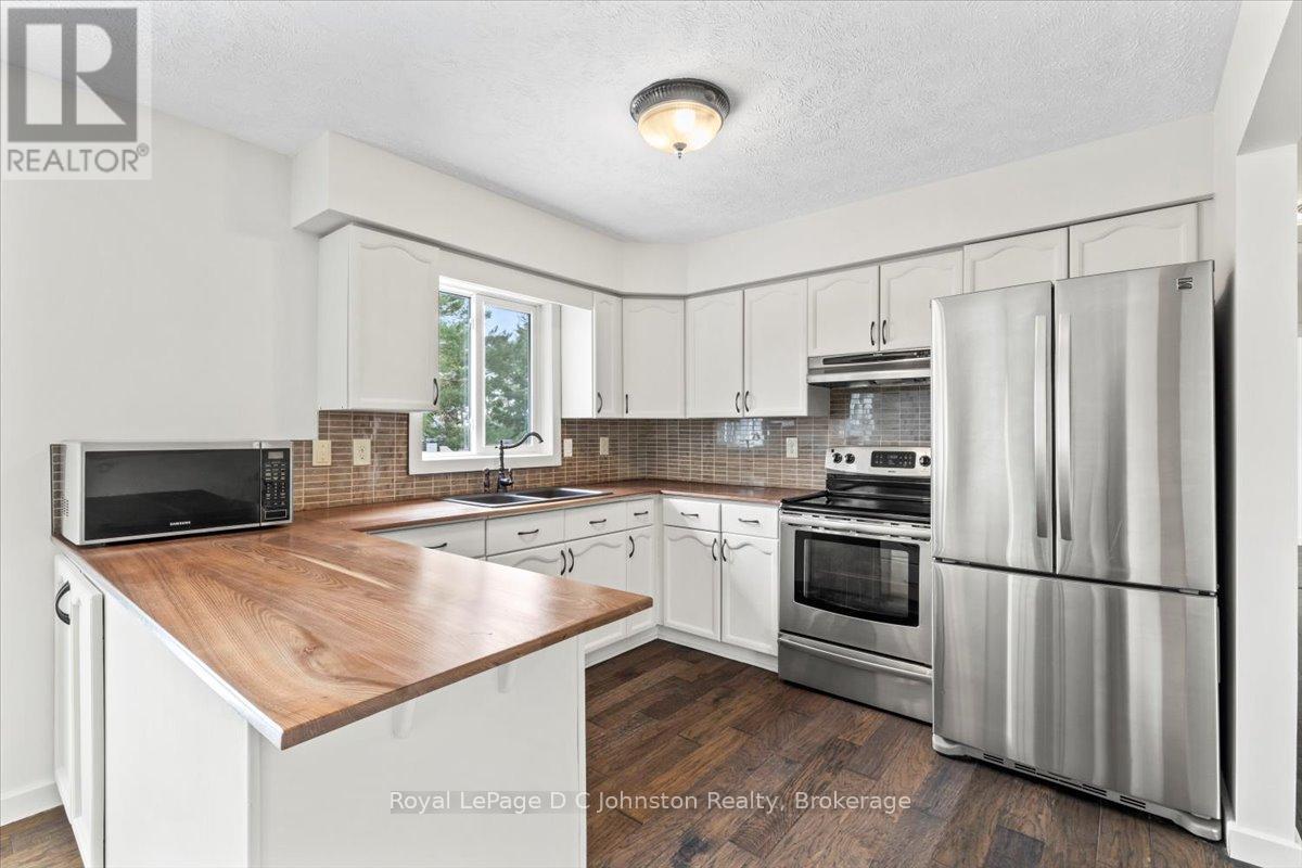 812 Bradford Street, Saugeen Shores, Ontario  N0H 2C4 - Photo 19 - X12158789