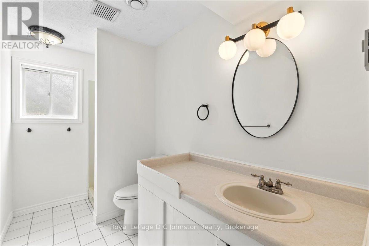 812 Bradford Street, Saugeen Shores, Ontario  N0H 2C4 - Photo 33 - X12158789