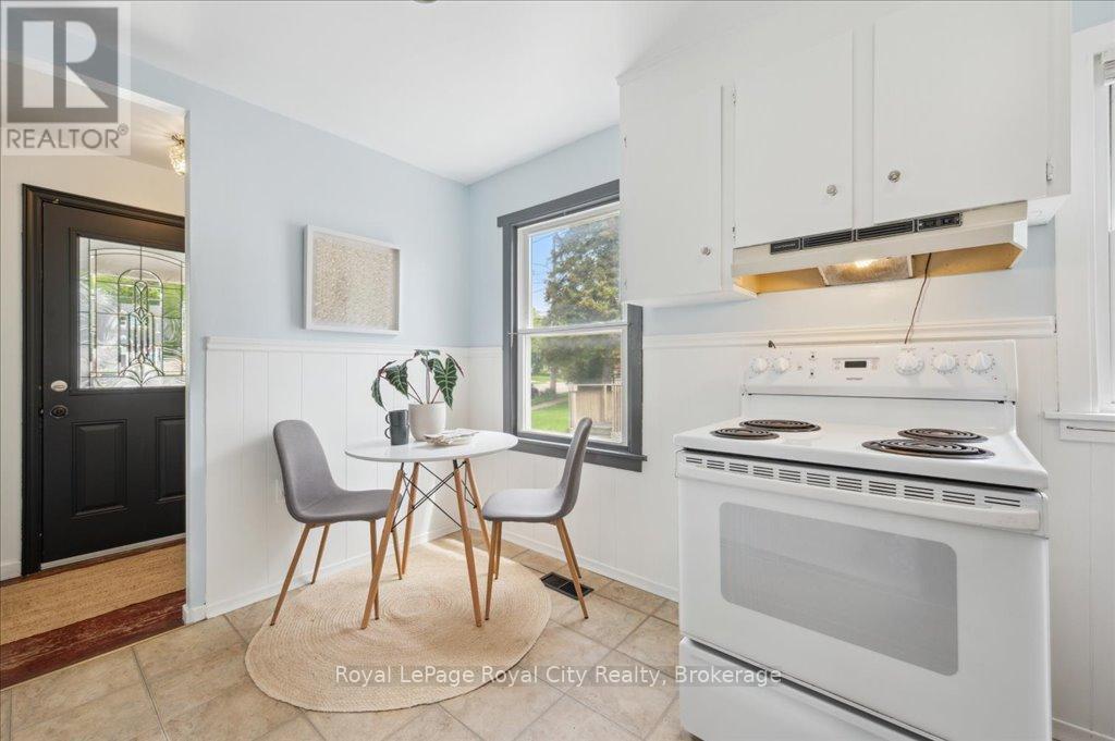 127 Memorial Crescent, Guelph, Ontario  N1H 6C2 - Photo 12 - X12158827