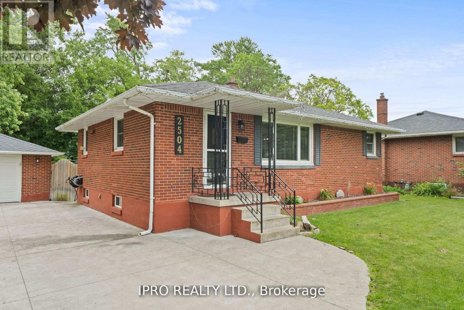 Property at 2504 ASKIN AVENUE image 2