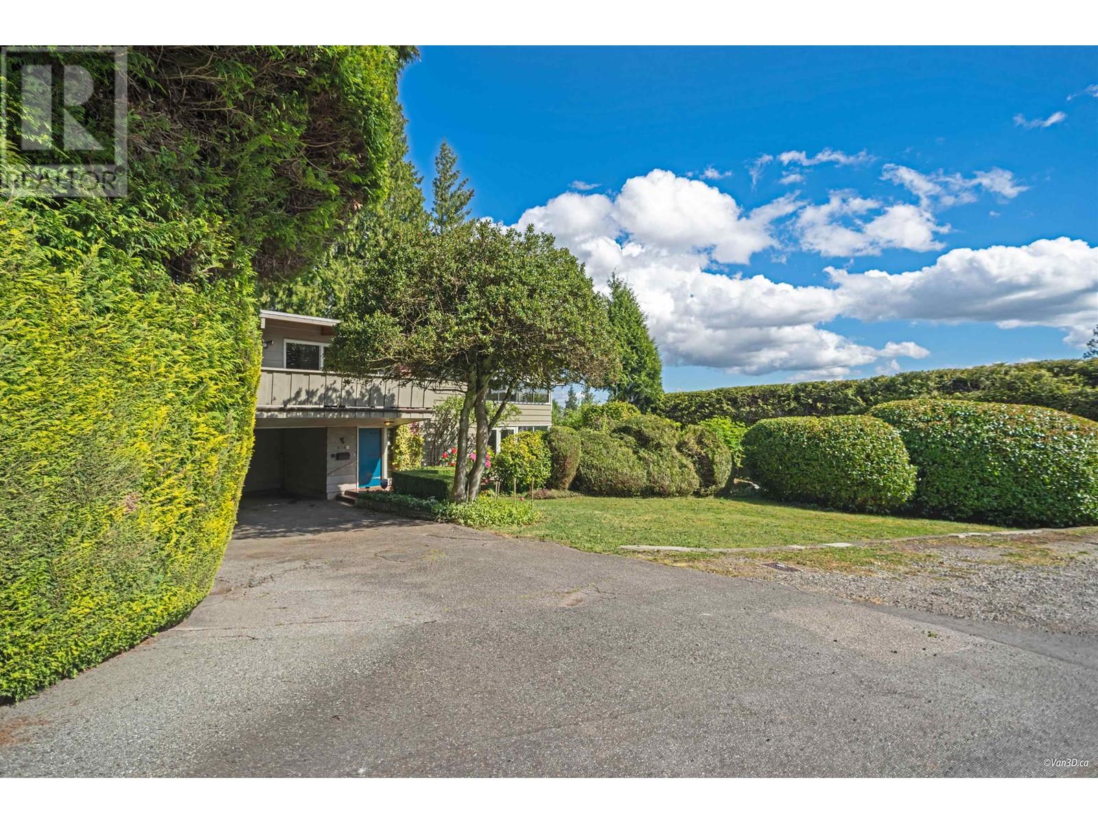 1752 Ottawa Place, West Vancouver, British Columbia  V7V 2T7 - Photo 2 - R3003984