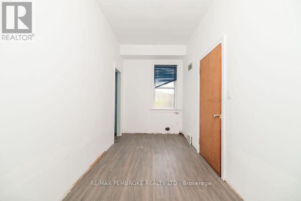 40650 Highway 17 Highway, Head, Ontario  K0J 2K0 - Photo 16 - X12129862