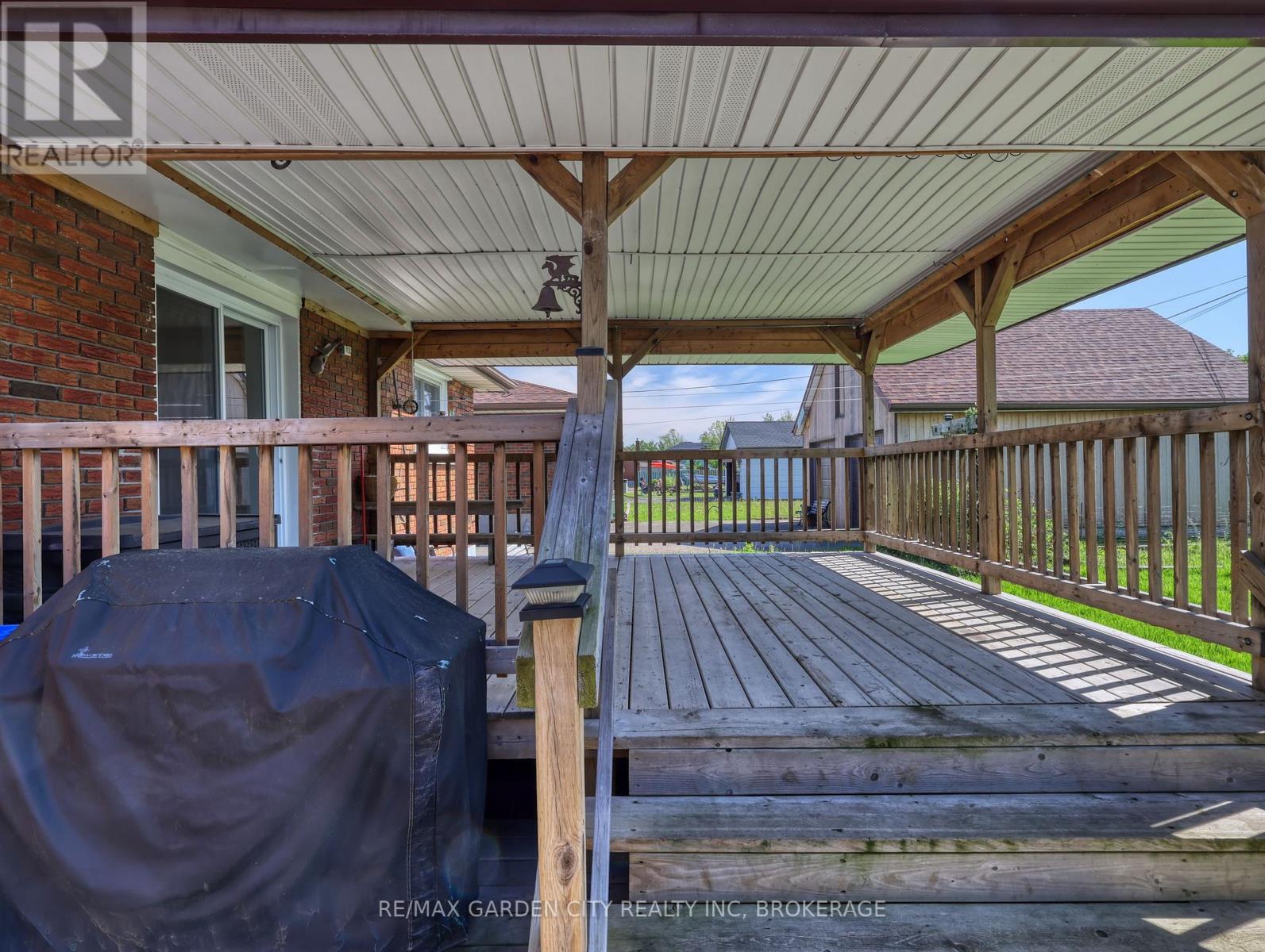 136 Classic Avenue, Welland, Ontario  L3B 1P7 - Photo 42 - X12158787