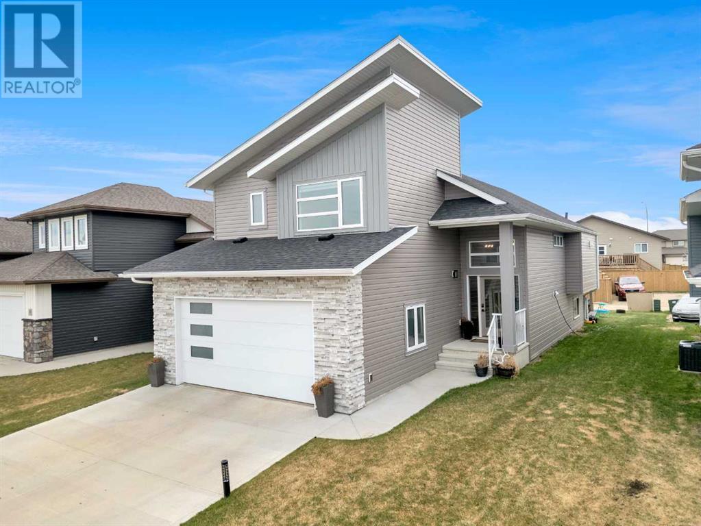 57 Mackenzie Avenue, Lacombe, Alberta  T4L 0A6 - Photo 1 - A2219612