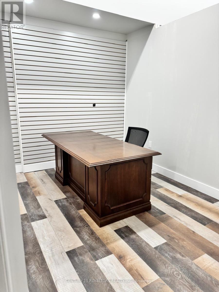 368 Dundas Street, Woodstock, Ontario  N4S 1B7 - Photo 8 - X12158598