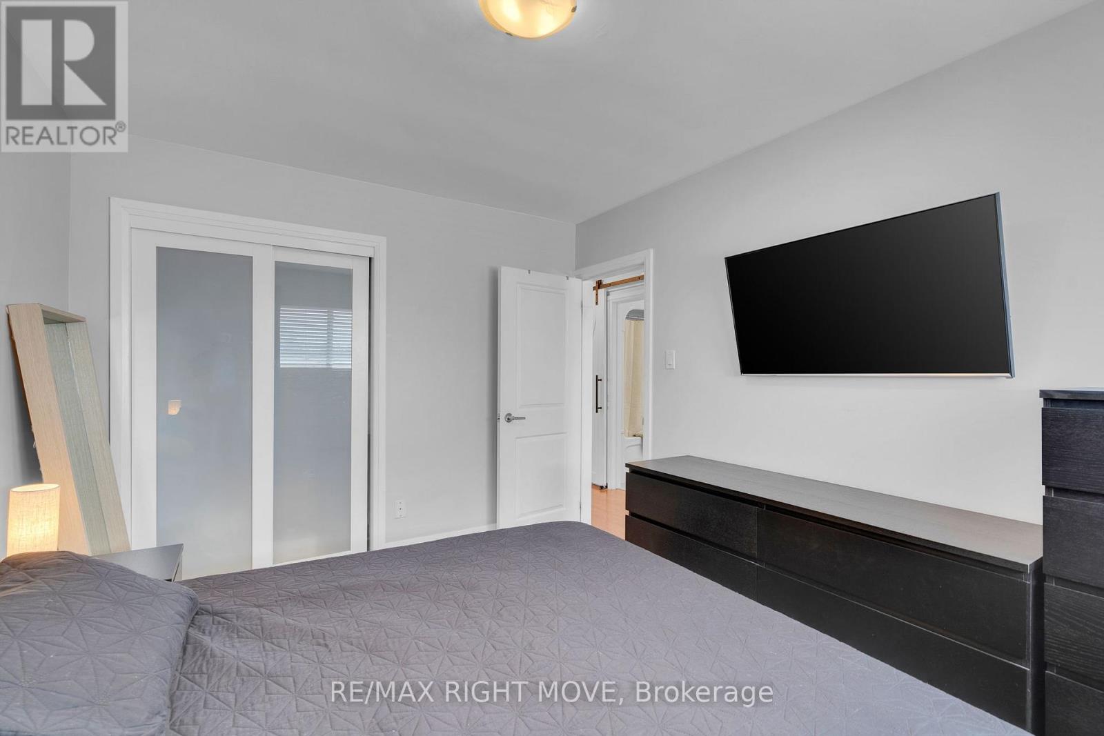 88 Rose Street, Barrie, Ontario  L4M 2T2 - Photo 25 - S12146328