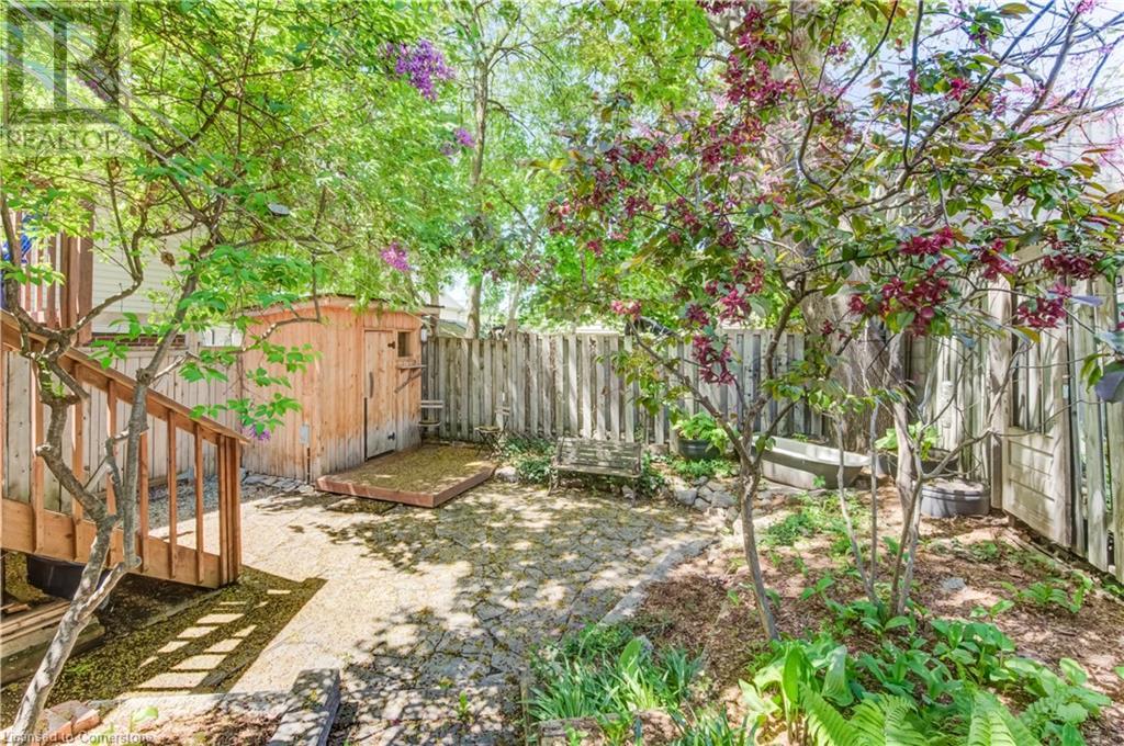 60 Francis Street N, Kitchener, Ontario  N2H 5B5 - Photo 2 - 40722443