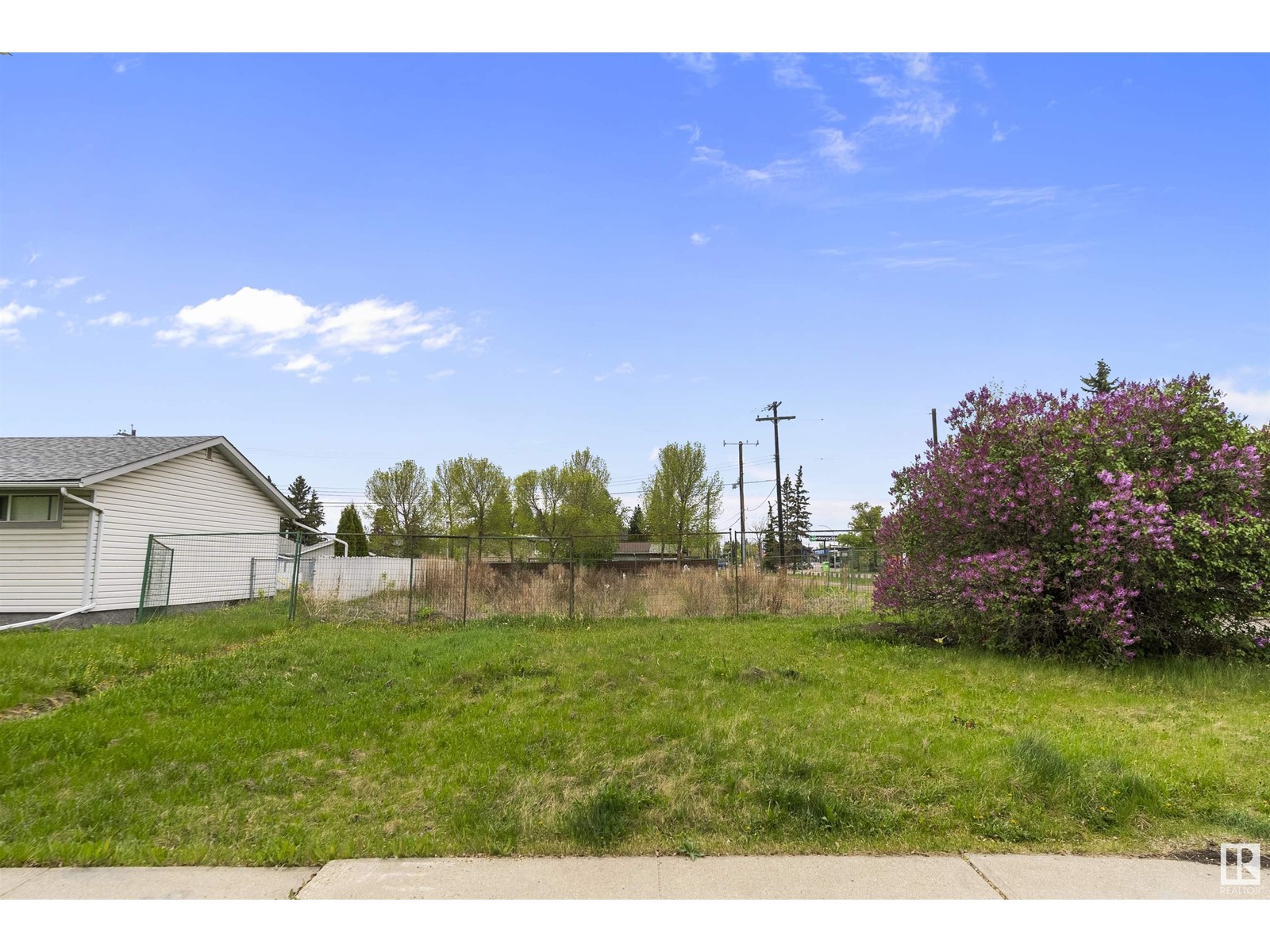 Property at 10810 156 ST NW image 3
