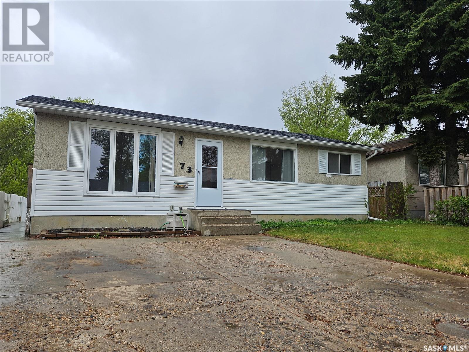 73 Cartier CRESCENT, Saskatoon, Saskatchewan