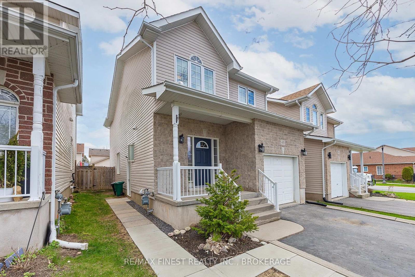 Property at 423 MAUREEN STREET image 2