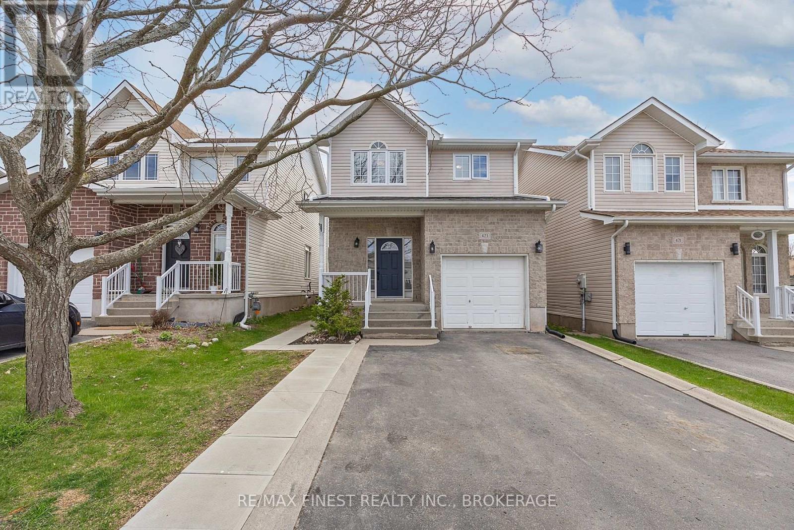 Property at 423 MAUREEN STREET image 3
