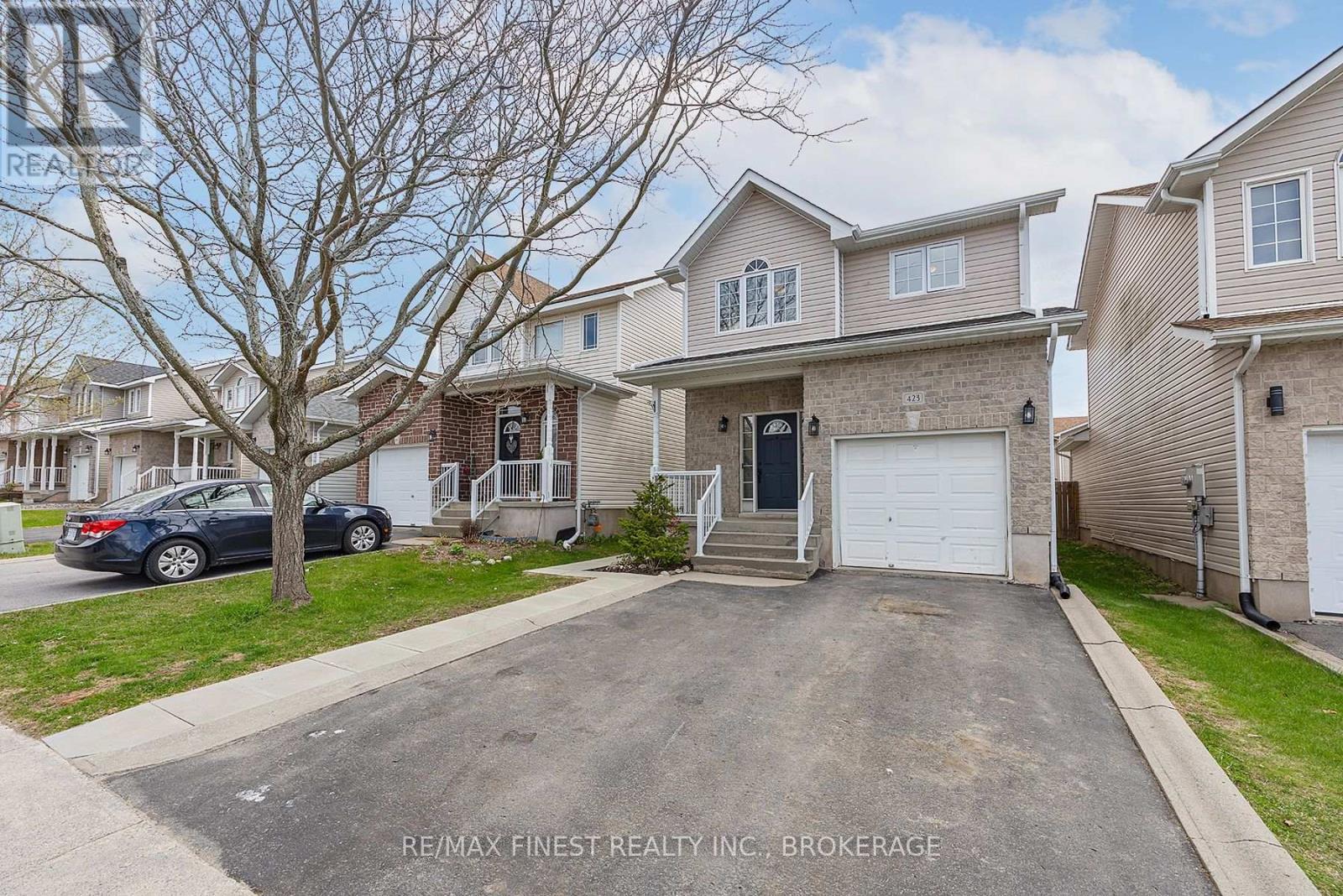 Property at 423 MAUREEN STREET image 4