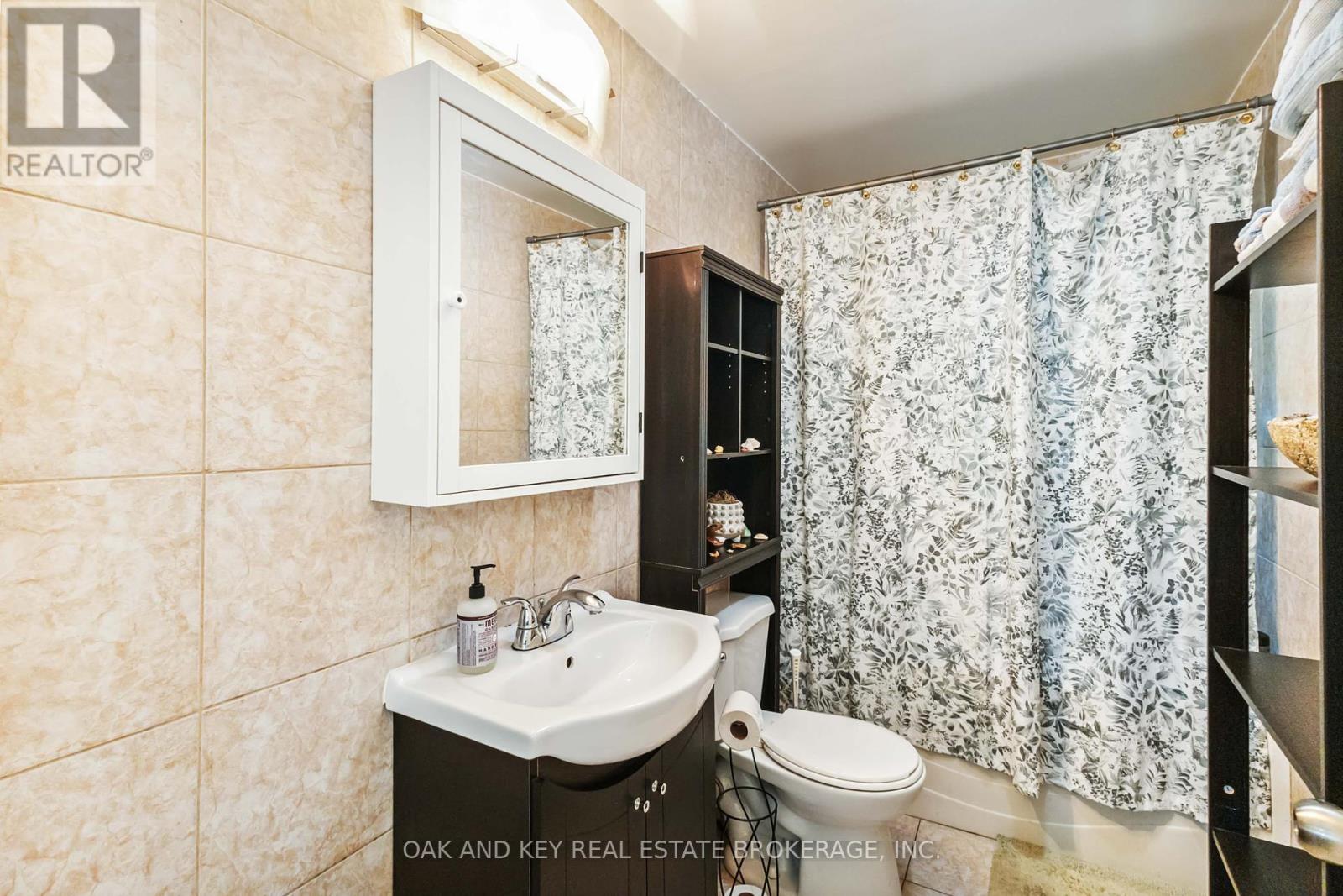 130 Wellington Street, Southwest Middlesex (Wardsville), Ontario  N0L 2N0 - Photo 17 - X12158902