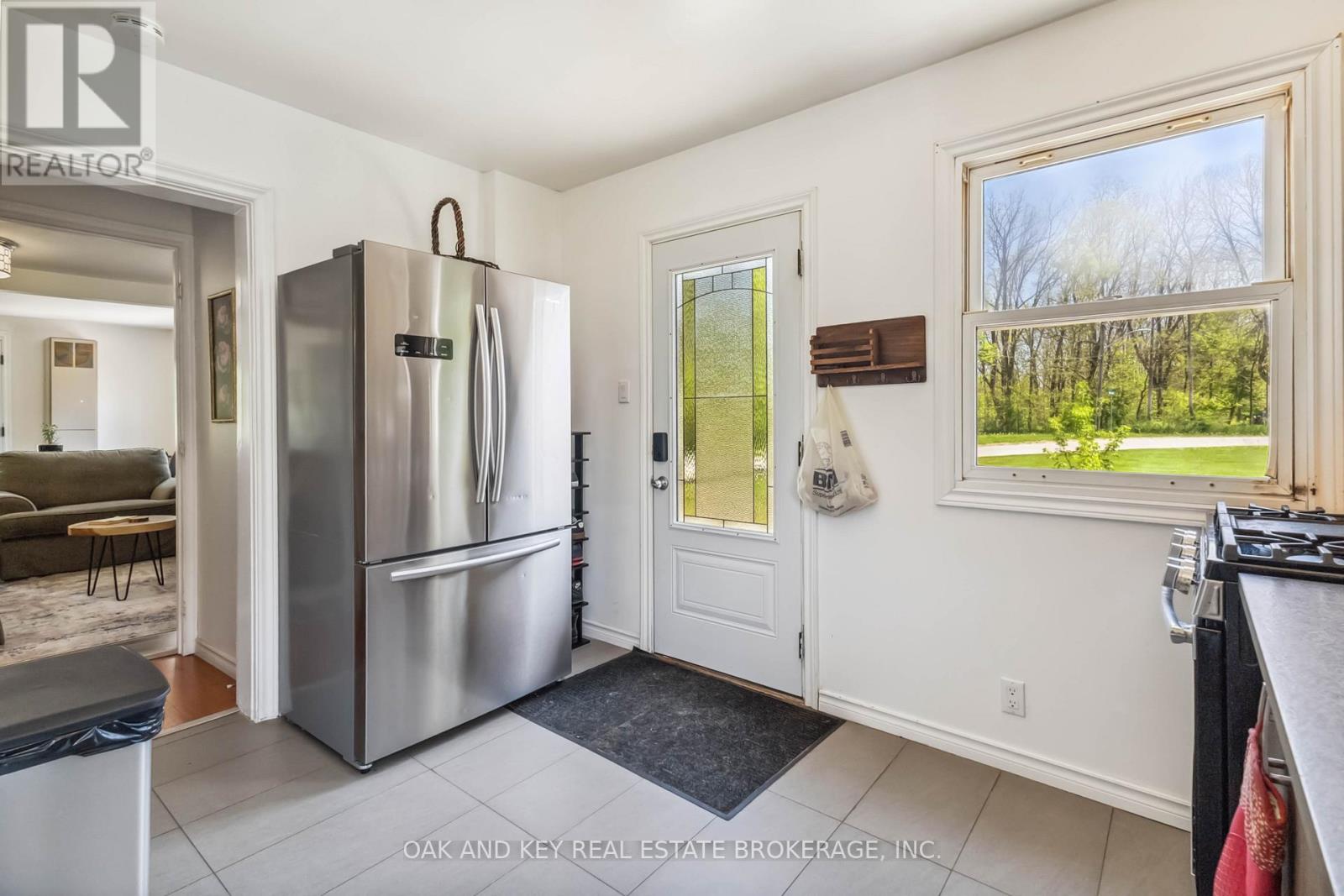 130 Wellington Street, Southwest Middlesex (Wardsville), Ontario  N0L 2N0 - Photo 28 - X12158902