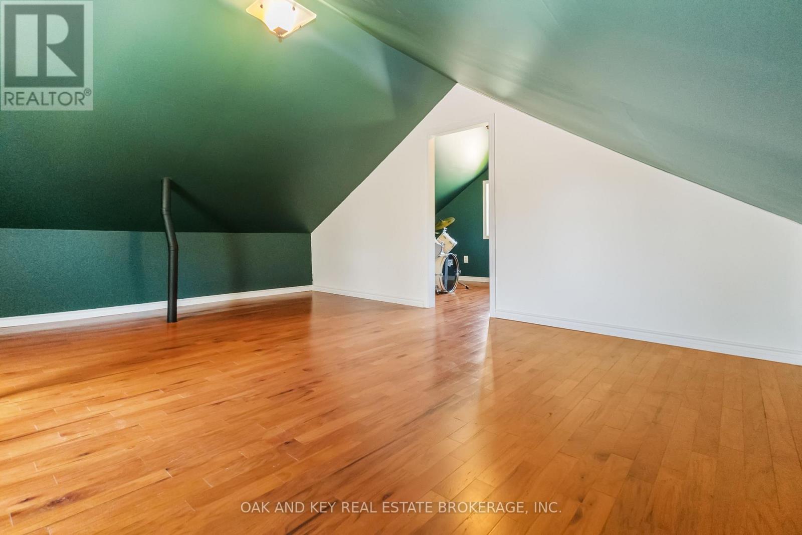 130 Wellington Street, Southwest Middlesex (Wardsville), Ontario  N0L 2N0 - Photo 30 - X12158902