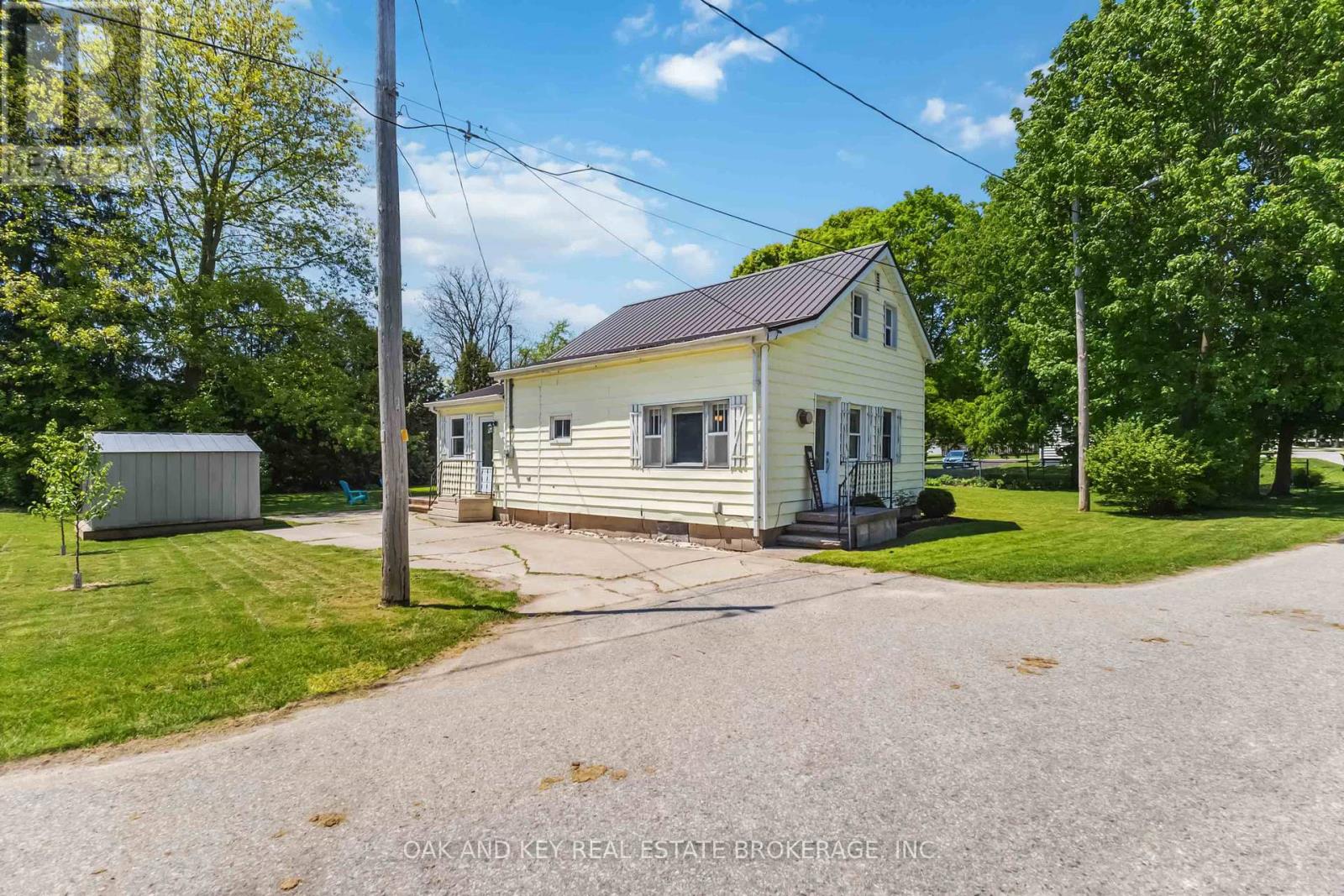 130 Wellington Street, Southwest Middlesex (Wardsville), Ontario  N0L 2N0 - Photo 5 - X12158902