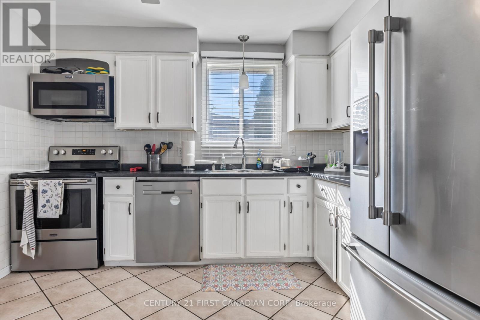 64 Portsmouth Road, London East, Ontario  N5V 4E2 - Photo 8 - X12158921