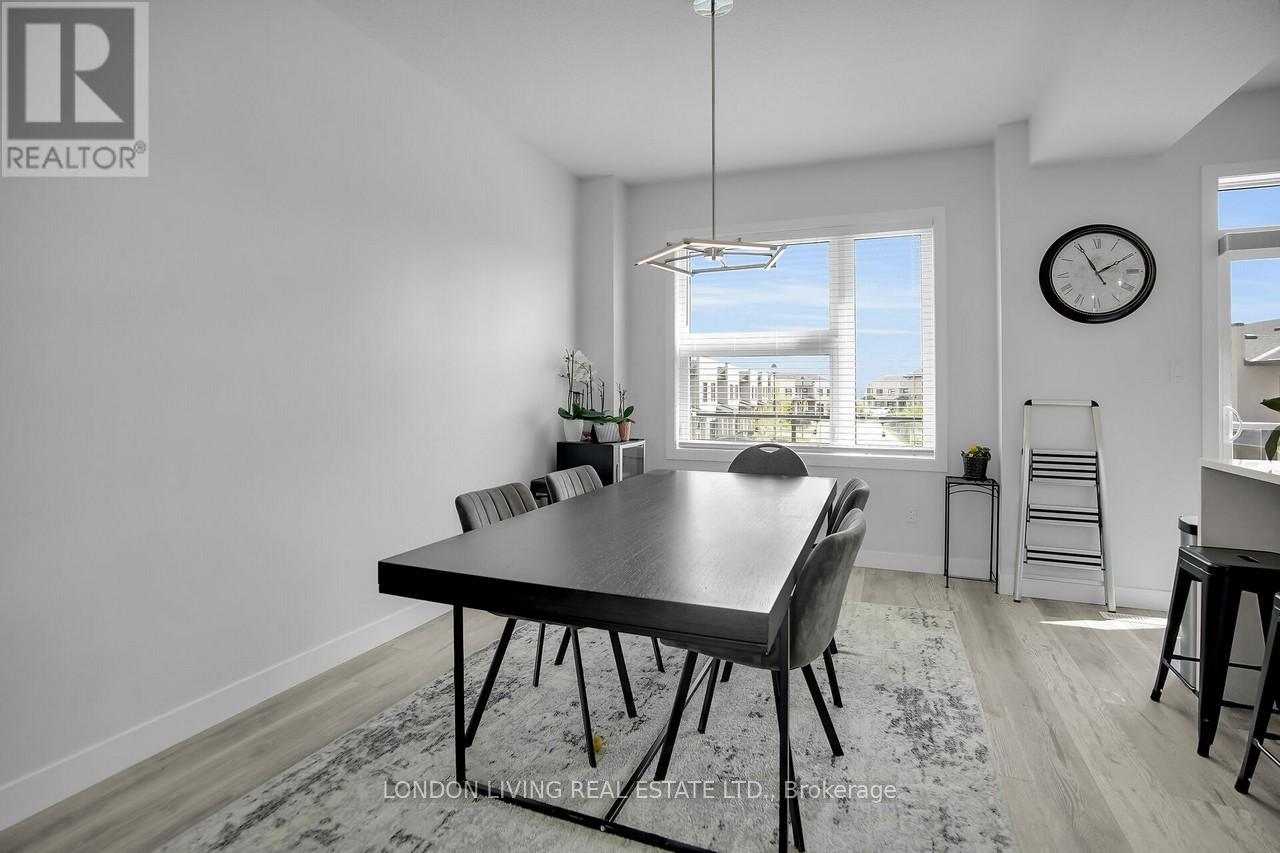 Photo 9 of 42 for 28 - 3380 Singleton Avenue