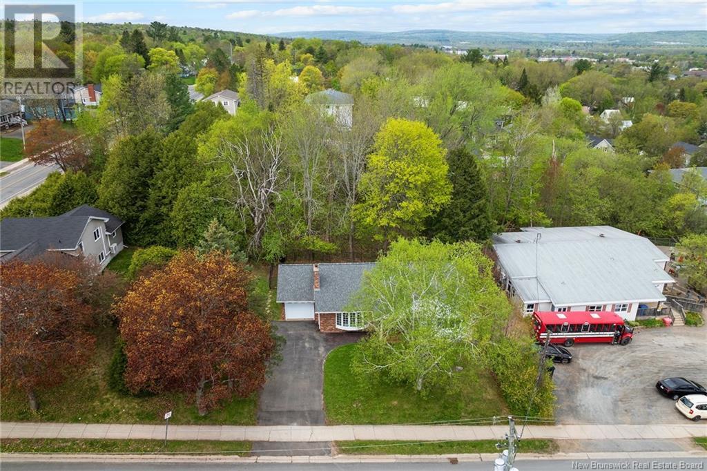 Property at 727 Windsor Street image 3