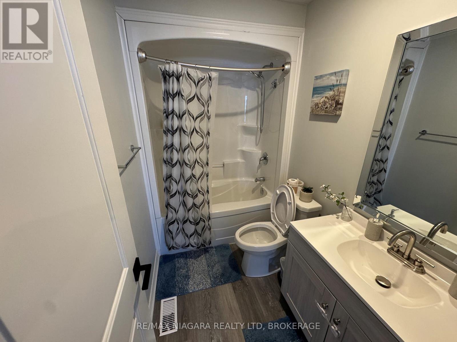 3 Upper - 8196 Mcleod Road, Niagara Falls (Brown), Ontario  L2H 3N3 - Photo 12 - X12132039