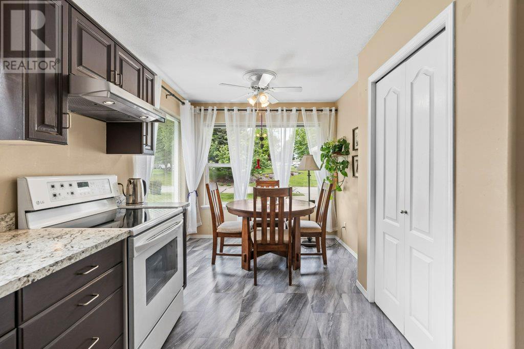 2675 Pine Avenue Unit# 14, Lumby, British Columbia  V0E 2G5 - Photo 5 - 10347961