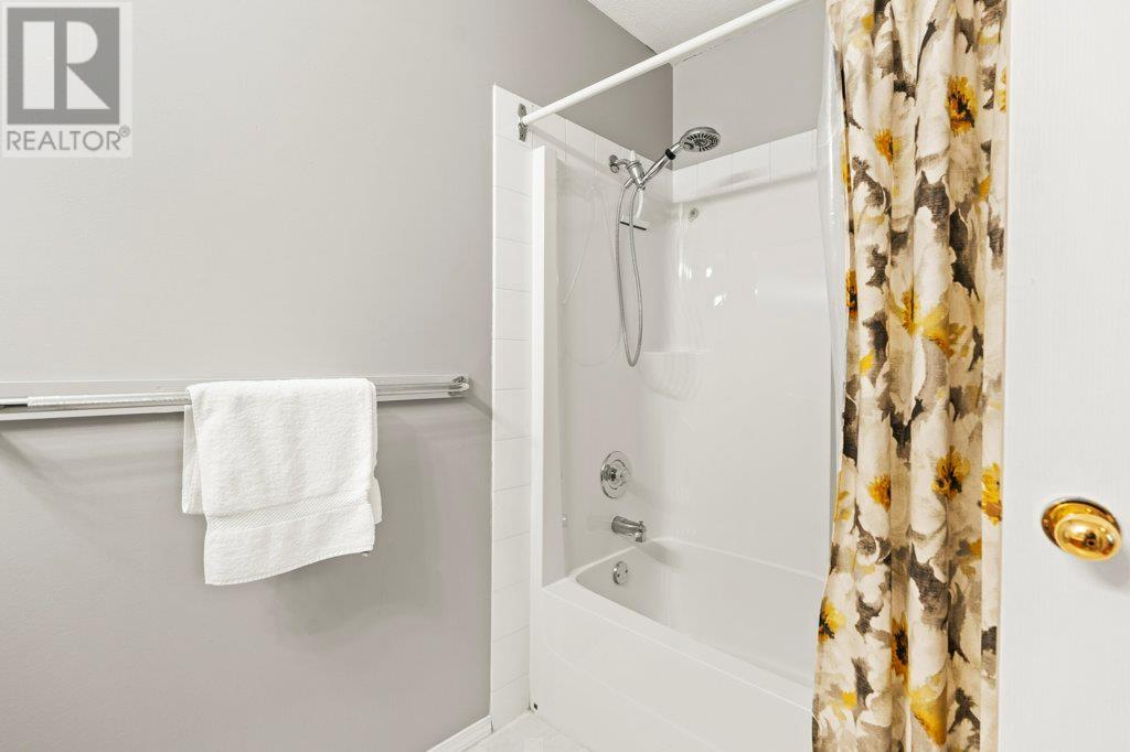 Property at 2675 Pine Avenue Unit# 14 image 3