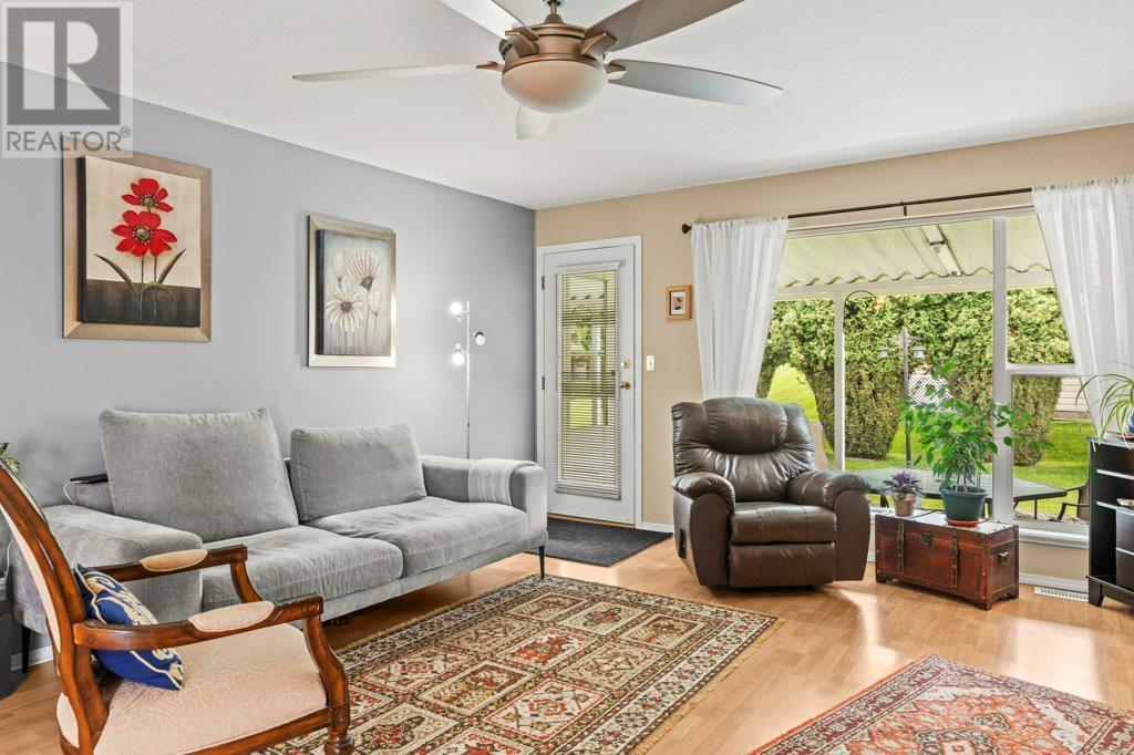 2675 Pine Avenue Unit# 14, Lumby, British Columbia  V0E 2G5 - Photo 12 - 10347961