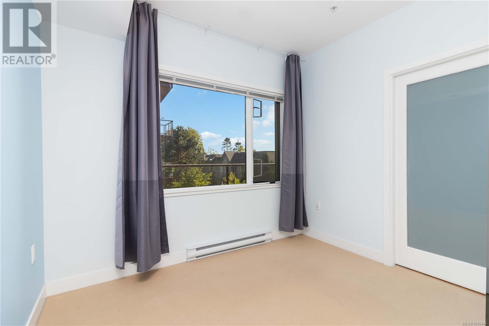 302 3614 Richmond Rd, Saanich, British Columbia  V8P 4R5 - Photo 11 - 1000445