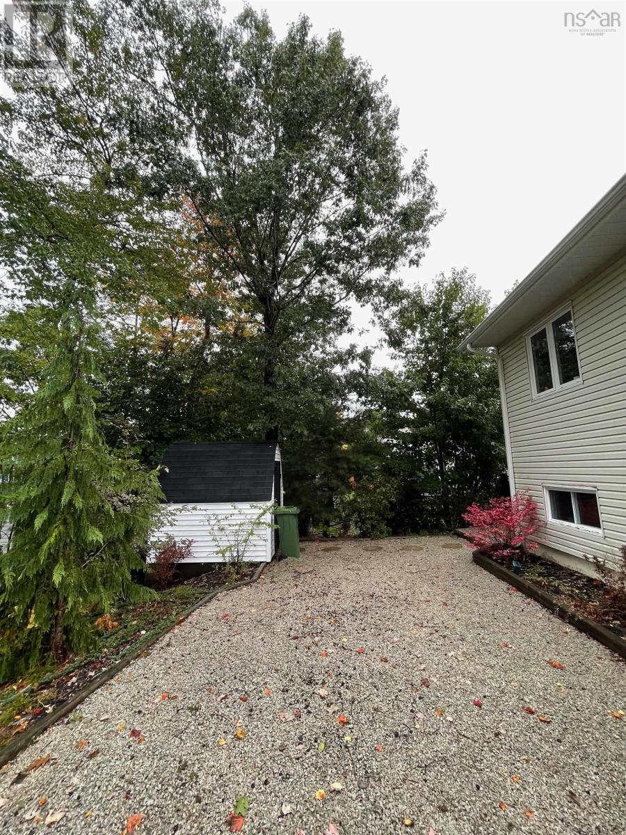48 Ridgecrest Drive, Bridgewater, Nova Scotia  B4V 7J6 - Photo 28 - 202510810