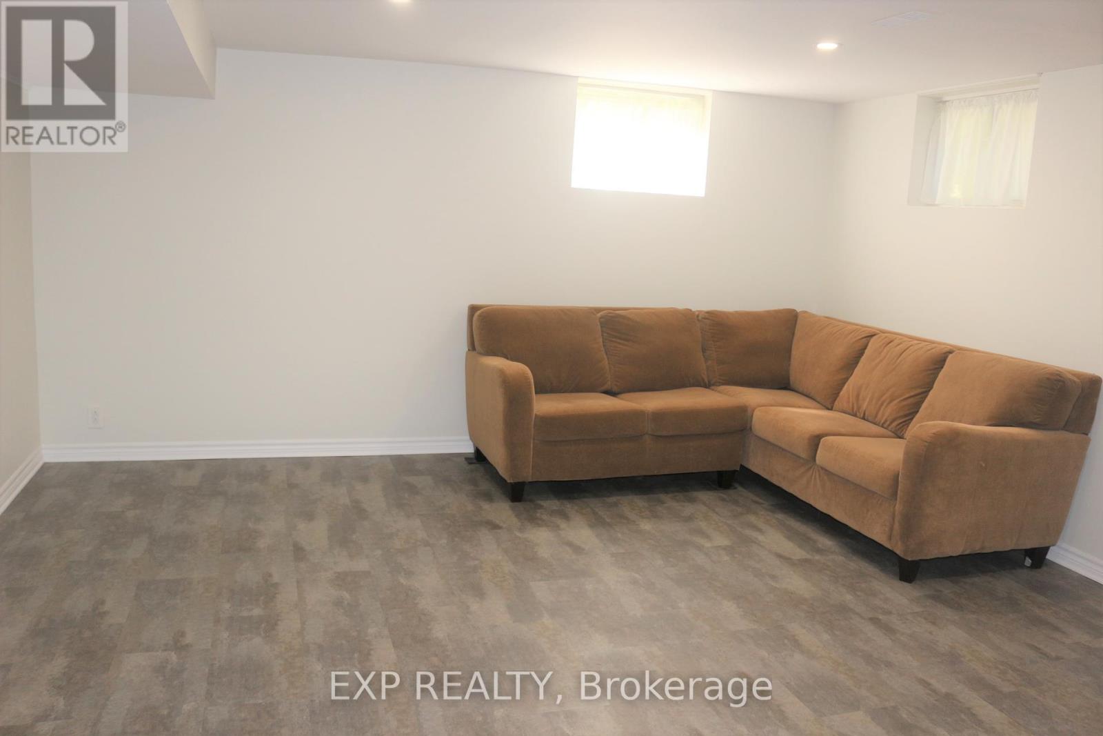 11 Hillview Road, Ottawa, Ontario  K2H 5G5 - Photo 16 - X12159102
