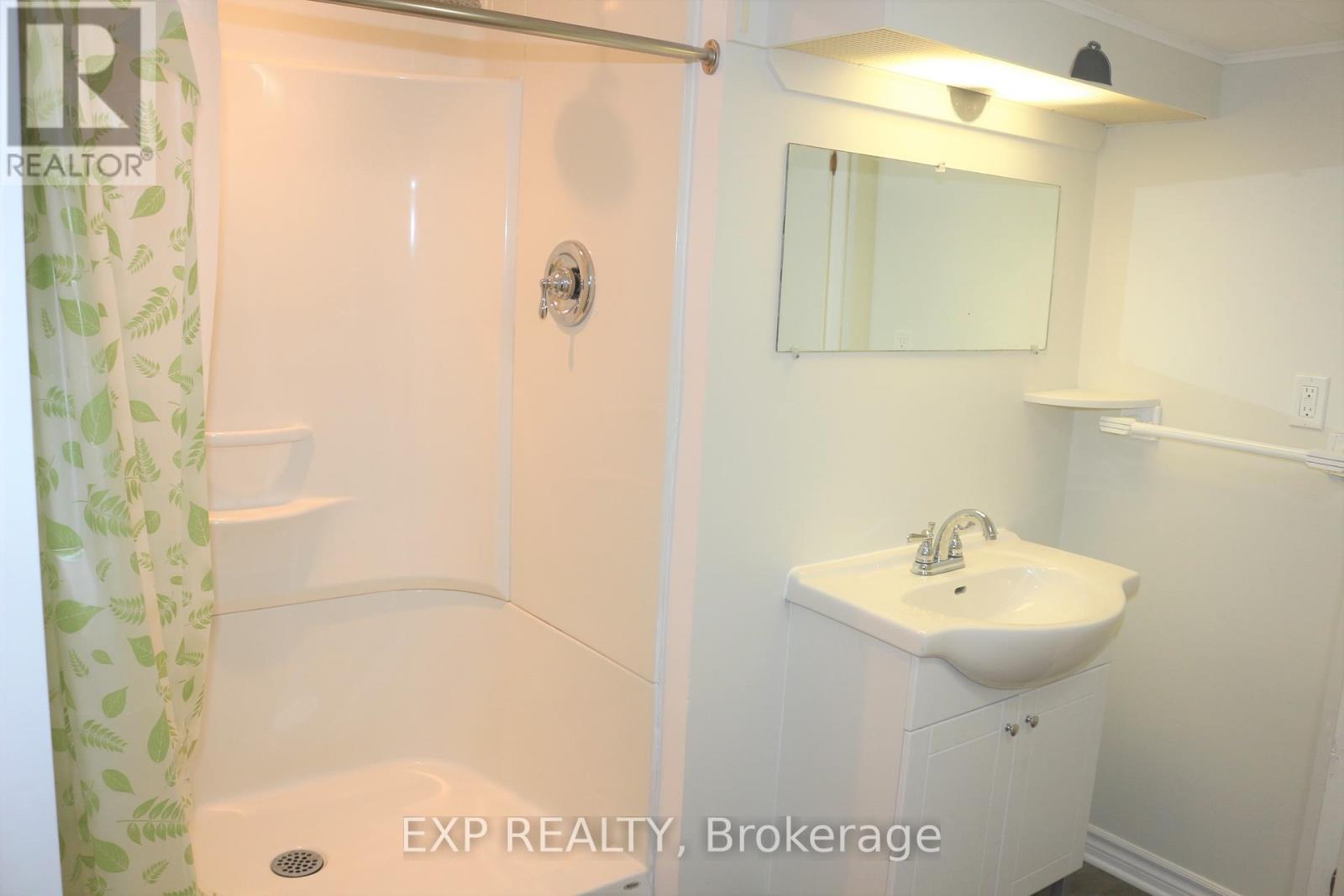 11 Hillview Road, Ottawa, Ontario  K2H 5G5 - Photo 19 - X12159102