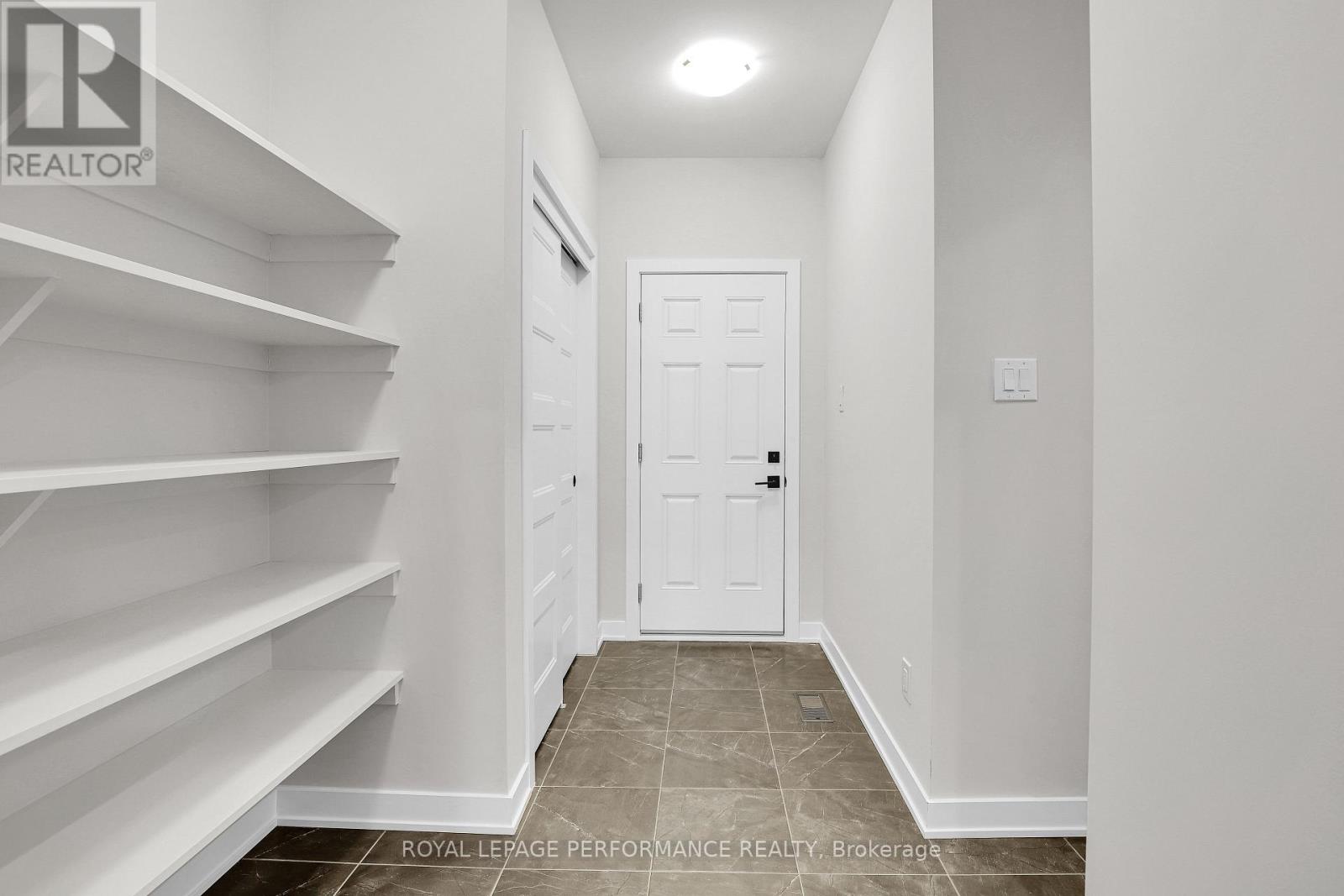 556 Paakanaak Avenue, Ottawa, Ontario  K1X 0H4 - Photo 21 - X12159121
