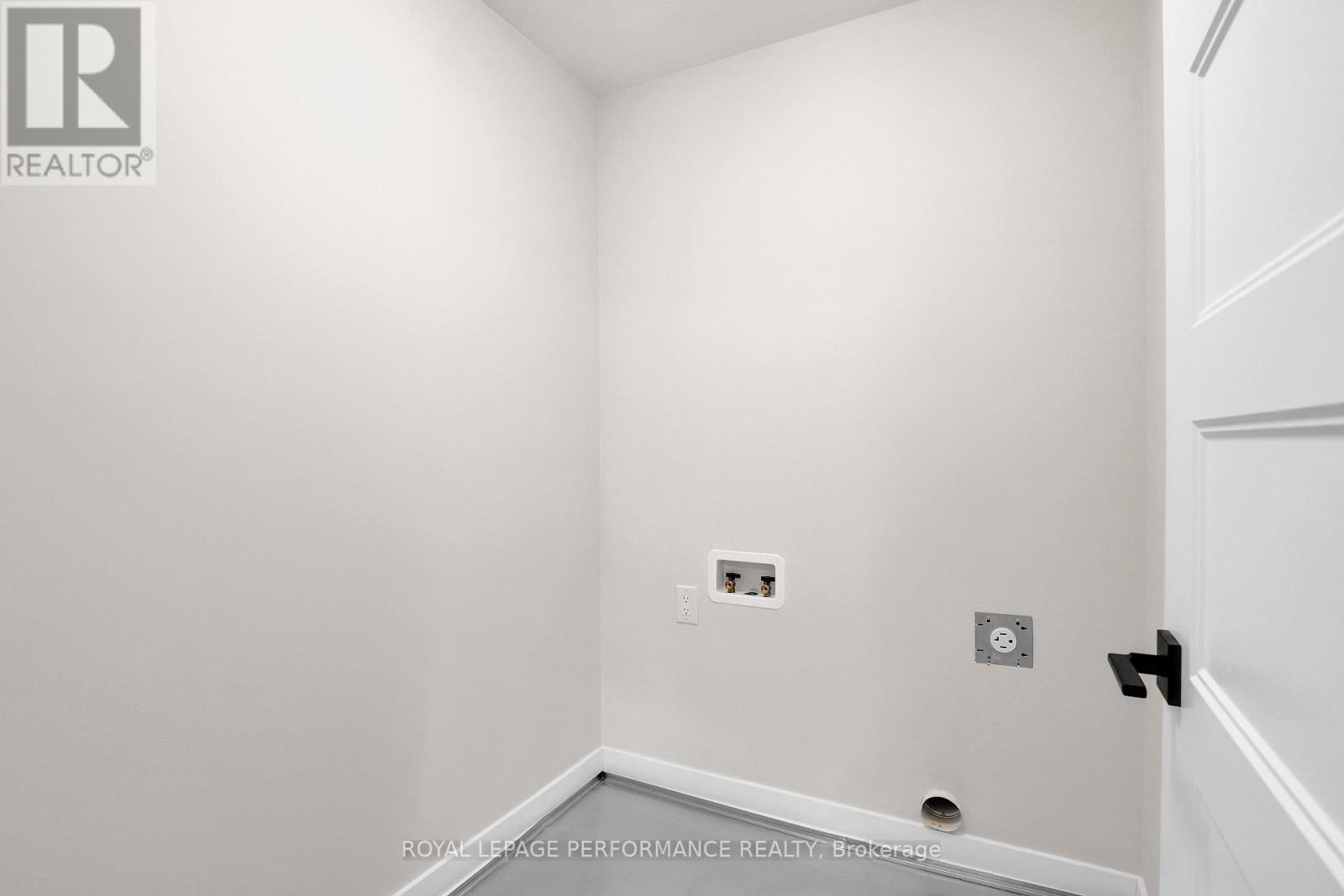 556 Paakanaak Avenue, Ottawa, Ontario  K1X 0H4 - Photo 29 - X12159121