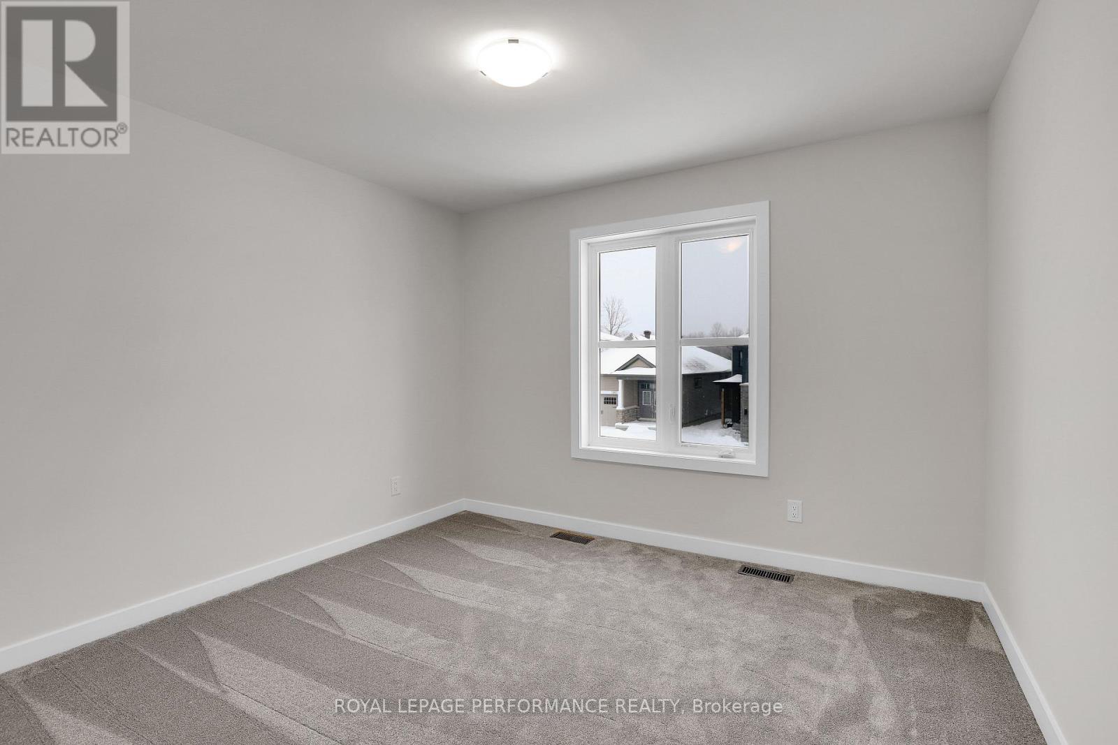 556 Paakanaak Avenue, Ottawa, Ontario  K1X 0H4 - Photo 32 - X12159121