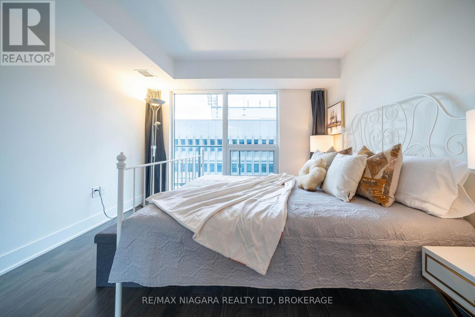 2109 - 955 Bay Street, Toronto, Ontario  M5S 0C6 - Photo 12 - C12158940