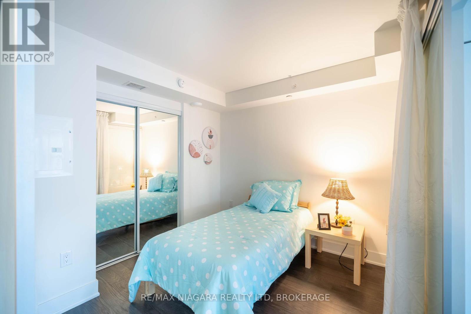 2109 - 955 Bay Street, Toronto, Ontario  M5S 0C6 - Photo 18 - C12158940