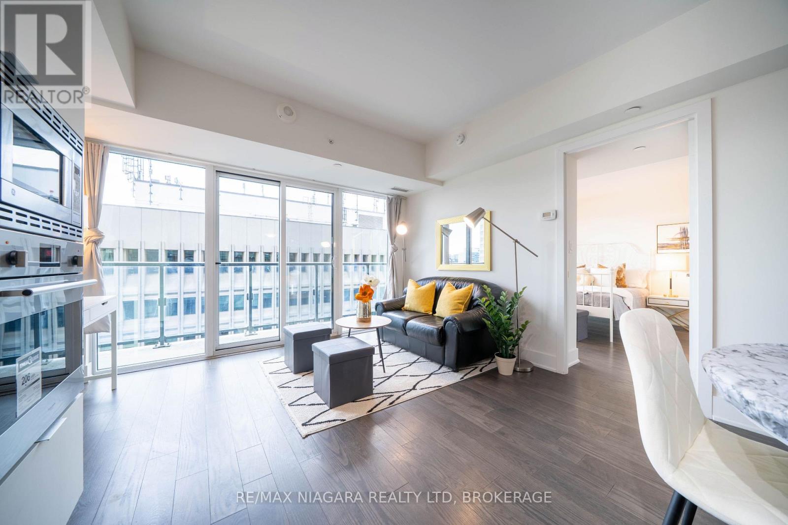 2109 - 955 Bay Street, Toronto, Ontario  M5S 0C6 - Photo 8 - C12158940
