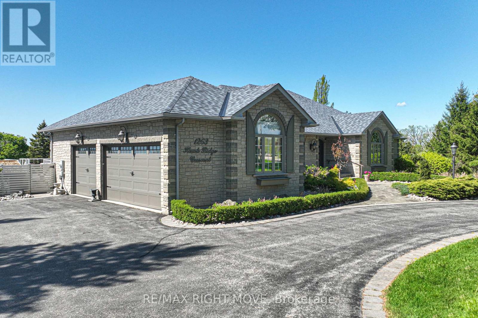 1263 Hawk Ridge Crescent, Severn, Ontario  L3V 0Y6 - Photo 2 - S12080405