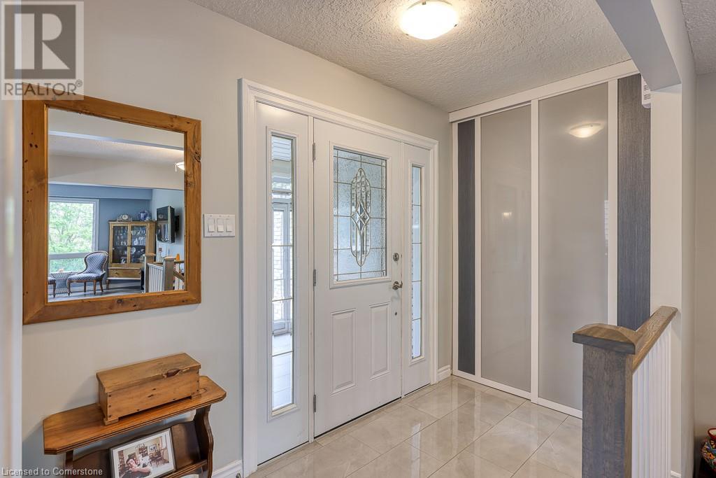 18 Charnwood Court, Kitchener, Ontario  N2N 1L3 - Photo 5 - 40729318