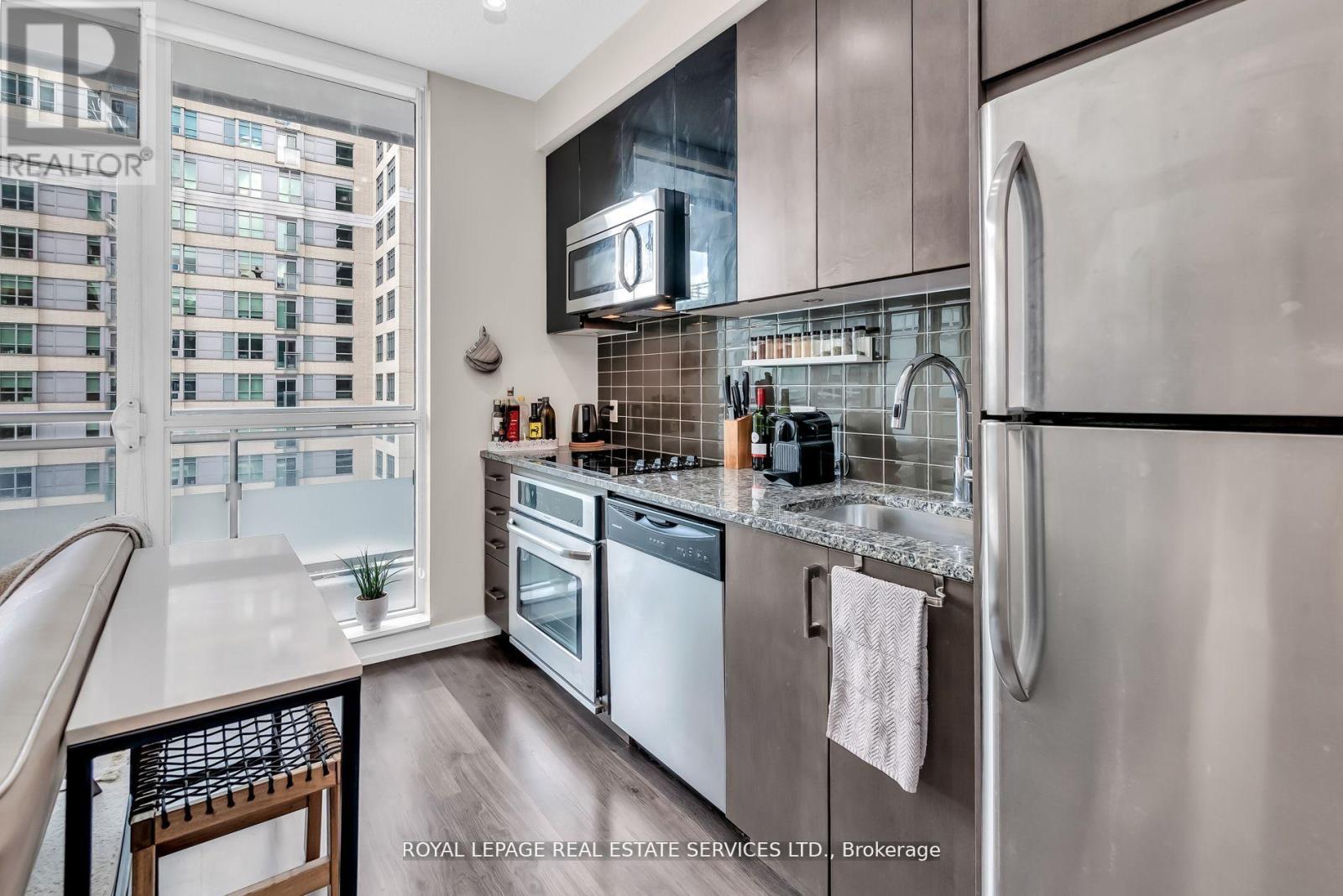 727 - 89 Dunfield Avenue, Toronto, Ontario  M4S 0A4 - Photo 4 - C12158839