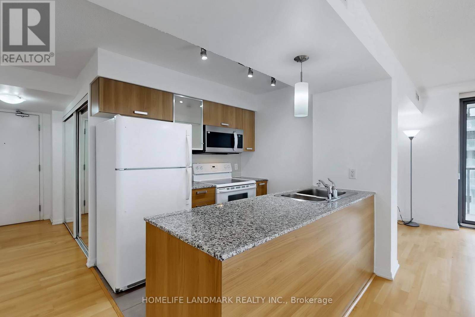 808 - 38 Grenville Street, Toronto (Bay Street Corridor), Ontario  M4Y 1A5 - Photo 12 - C12158841