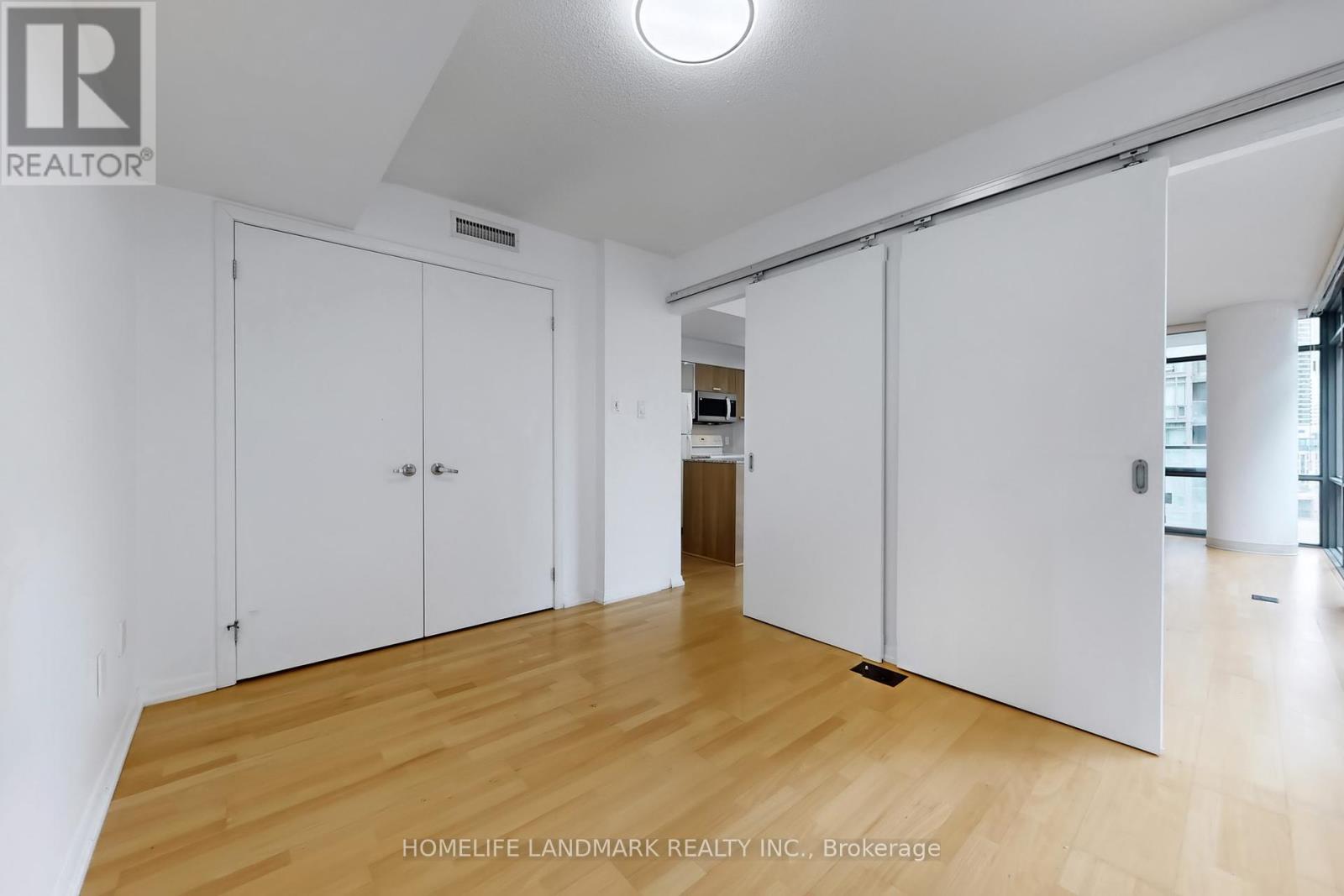 808 - 38 Grenville Street, Toronto, Ontario  M4Y 1A5 - Photo 17 - C12158841