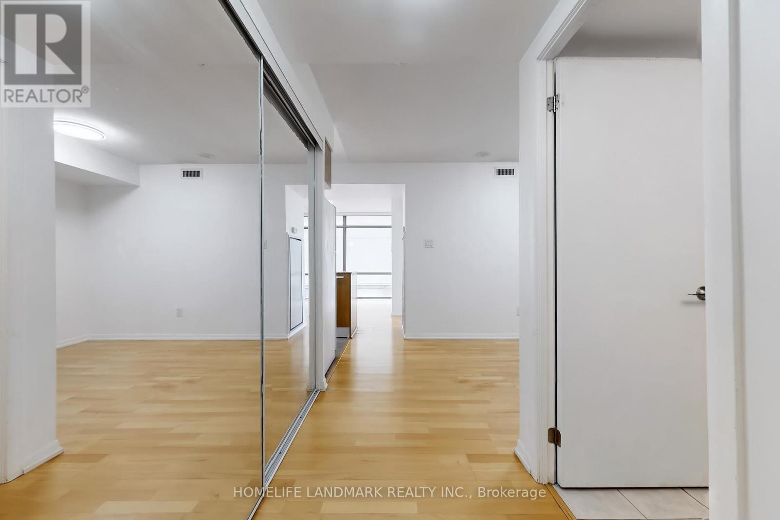 808 - 38 Grenville Street, Toronto, Ontario  M4Y 1A5 - Photo 19 - C12158841