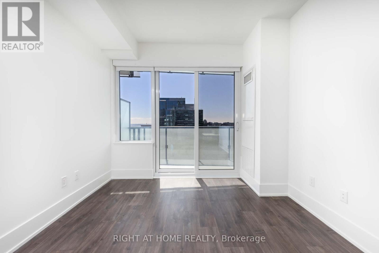 1316 - 480 Front Street W, Toronto, Ontario  M5V 0V5 - Photo 14 - C12158870