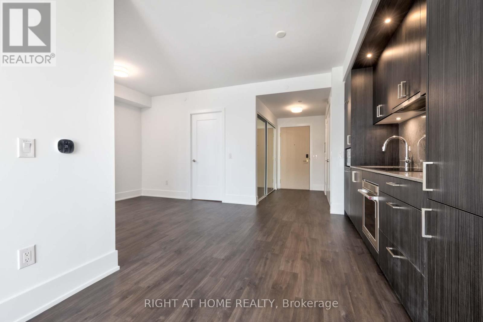 1316 - 480 Front Street W, Toronto, Ontario  M5V 0V5 - Photo 8 - C12158870
