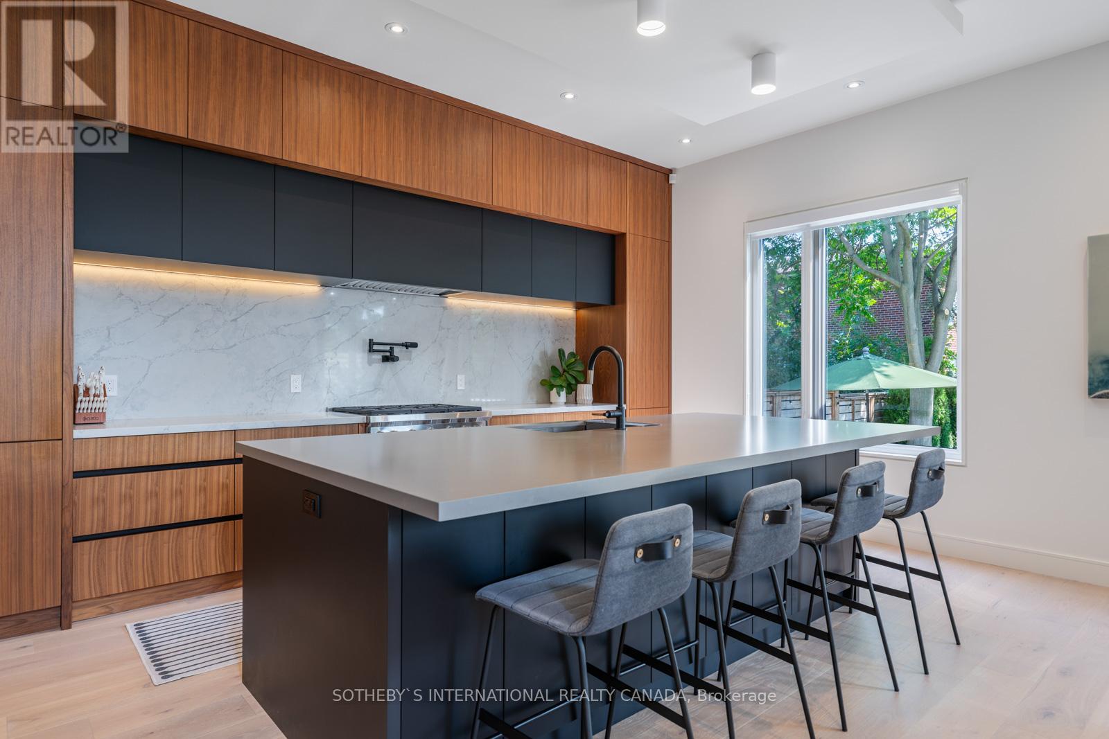 83 Guthrie Avenue, Toronto (Stonegate-Queensway), Ontario  M8Y 3L3 - Photo 15 - W12107885
